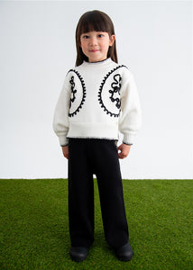 Compleu fete tricot alb negru cu broderie si pantaloni lungi 5-10 ani