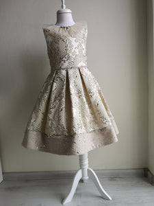 Rochie CopatiLinda culoare Auriu, rochie baroc cu paiete si tul. Rochii Elegante Fete. Rochite de ocazie, evenimente. Livrare gratuita pe Copatiliu.ro